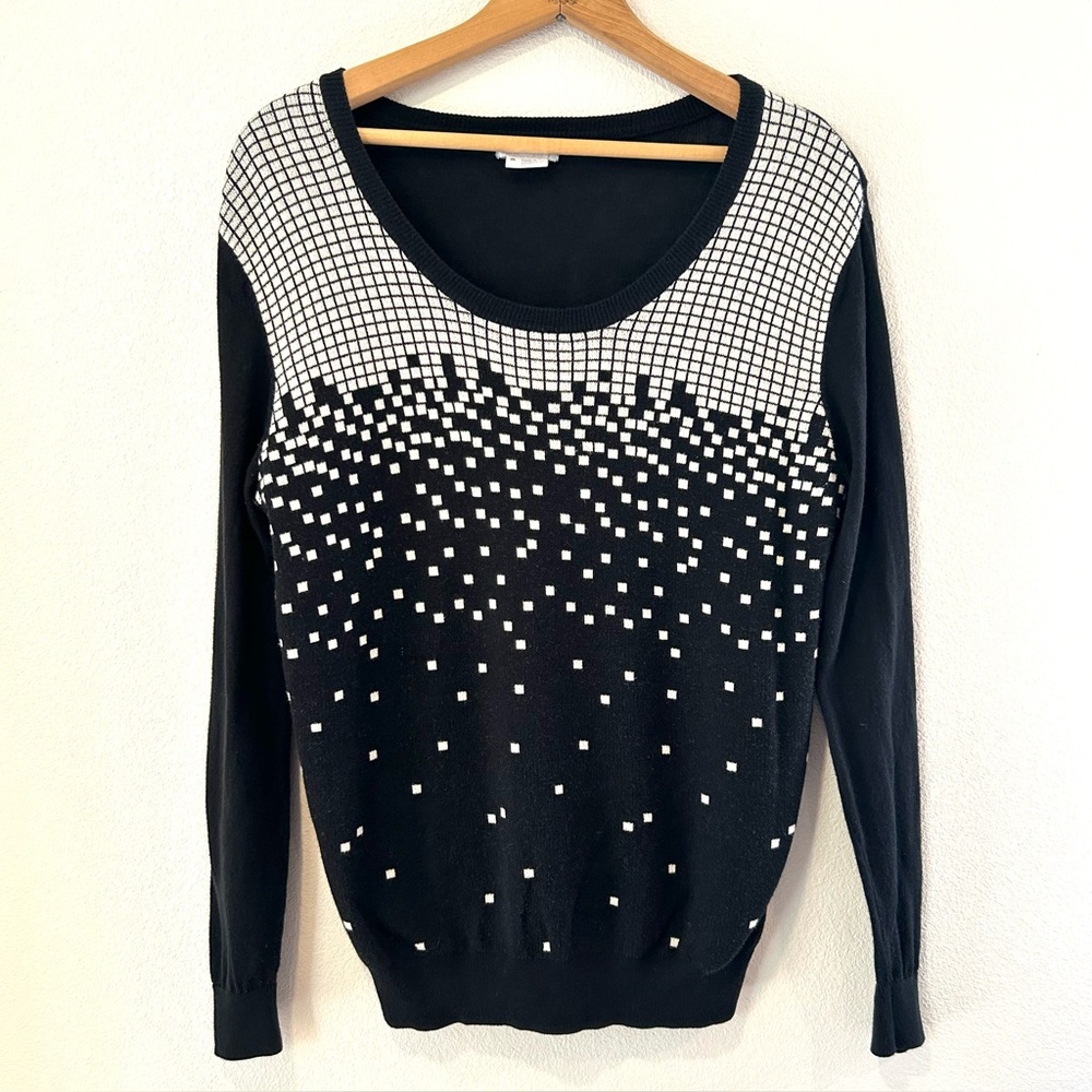UO Cooperative Geometric Print Lightweight Black Checkered Knit Sweater Size M